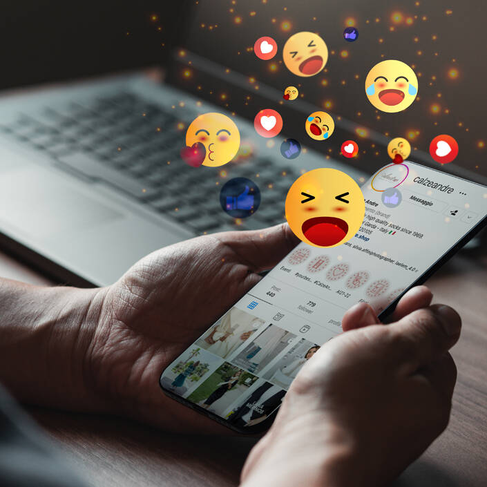 smiley social